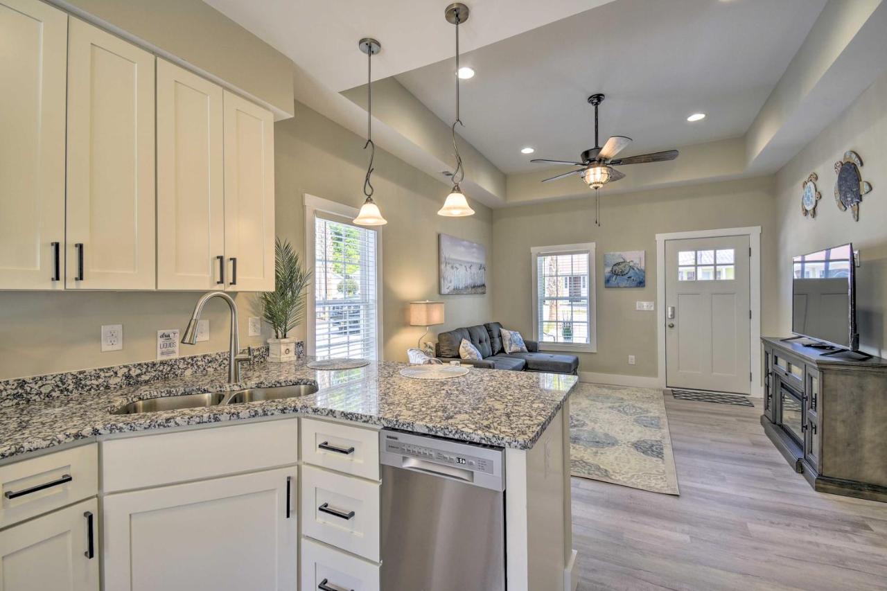 Ocean Isle Beach Home With Shared Lanai And Grill Bagian luar foto