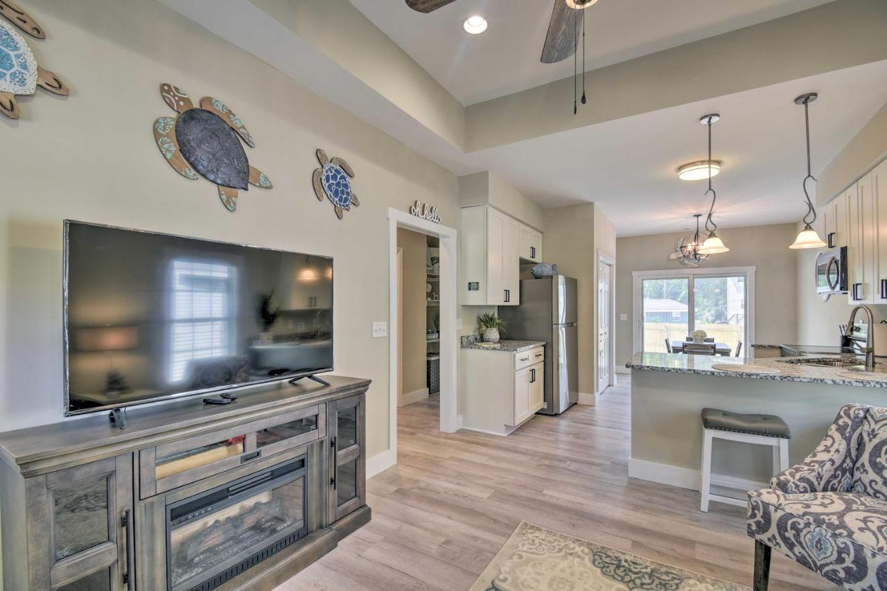 Ocean Isle Beach Home With Shared Lanai And Grill Bagian luar foto