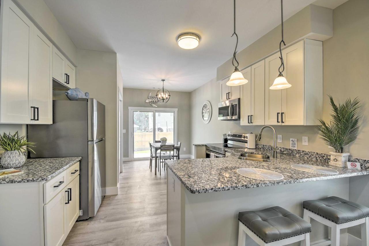 Ocean Isle Beach Home With Shared Lanai And Grill Bagian luar foto