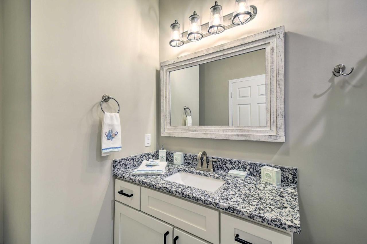 Ocean Isle Beach Home With Shared Lanai And Grill Bagian luar foto