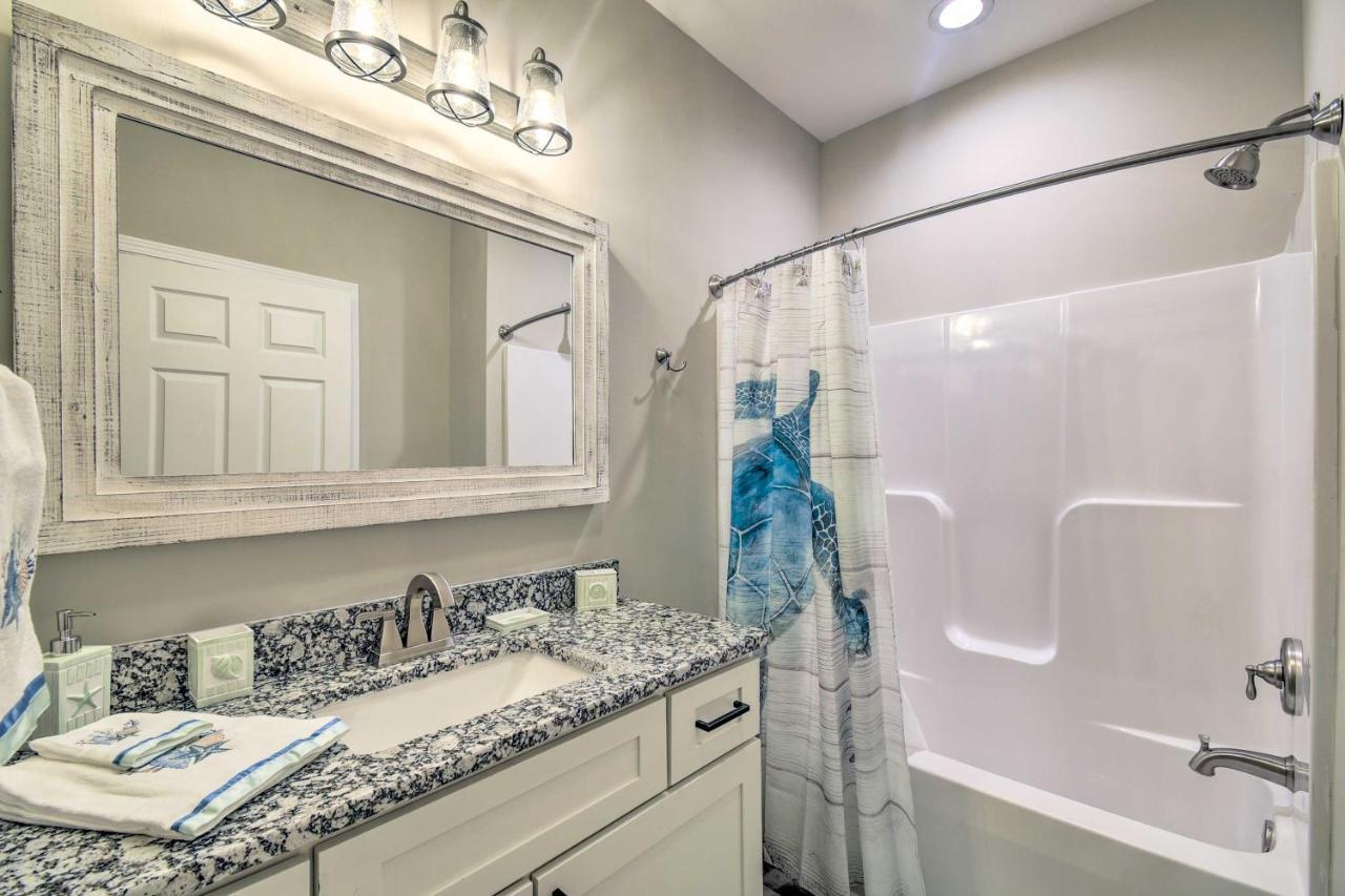 Ocean Isle Beach Home With Shared Lanai And Grill Bagian luar foto